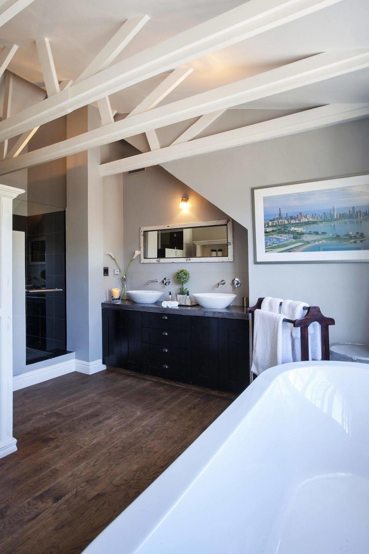 14 On Klein Constantia Guest house Cape Town
